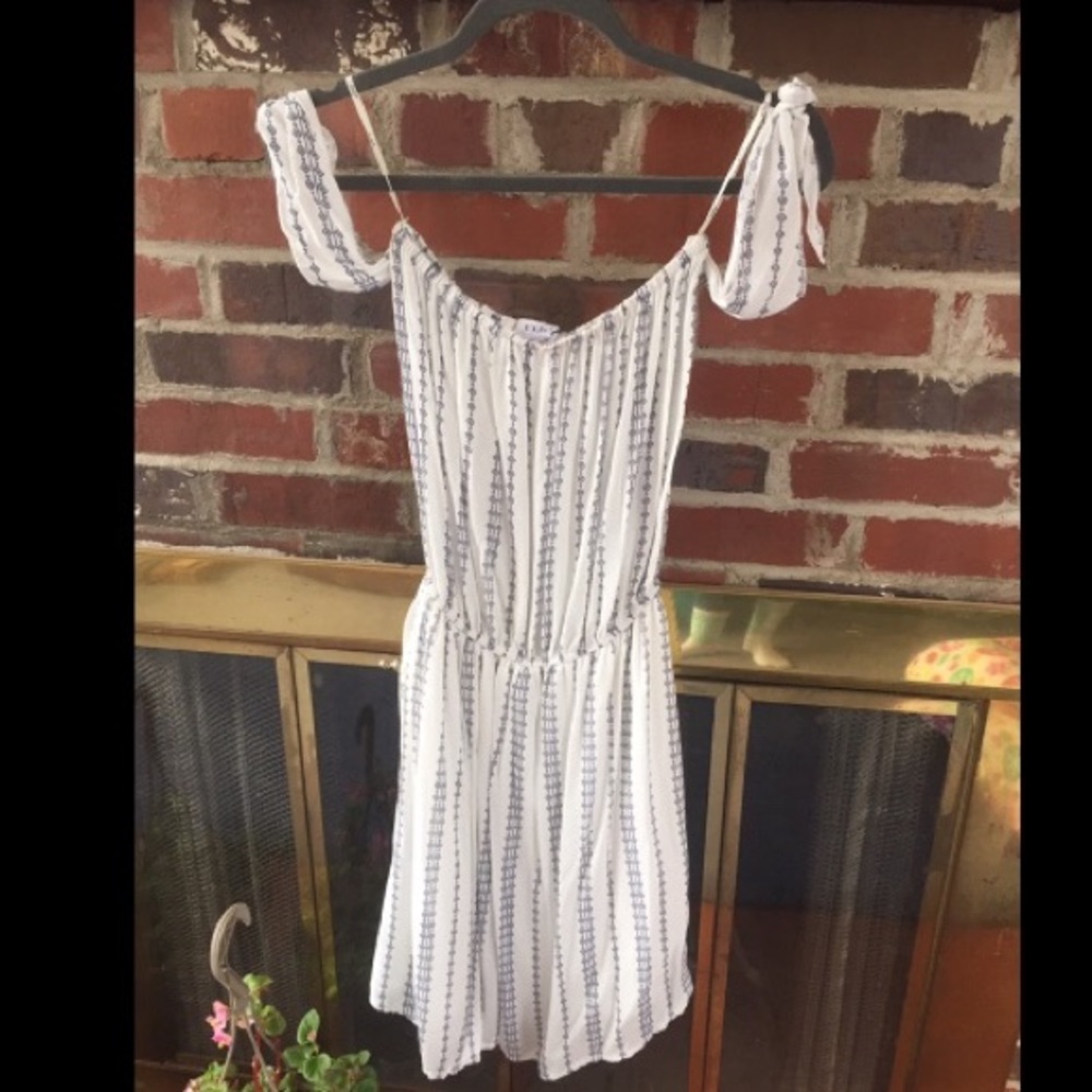 Strapless flowy dress